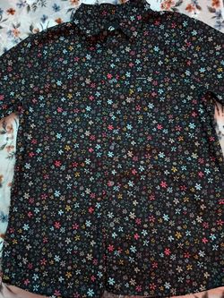 Men’s Quiksilver Button Up-Medium