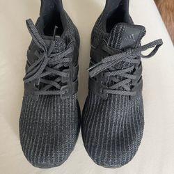 Adidas Triple Black Ultra Boosts Men’s Size 11