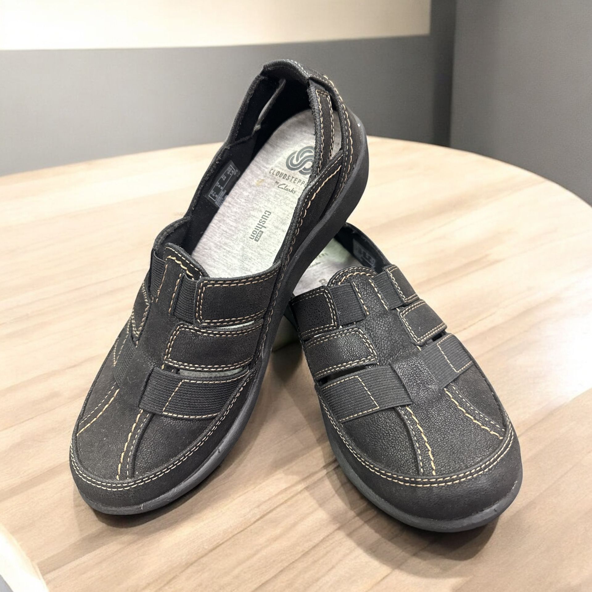 Clark’s Cloudsteppers Size 6M Black Slip On Shoes