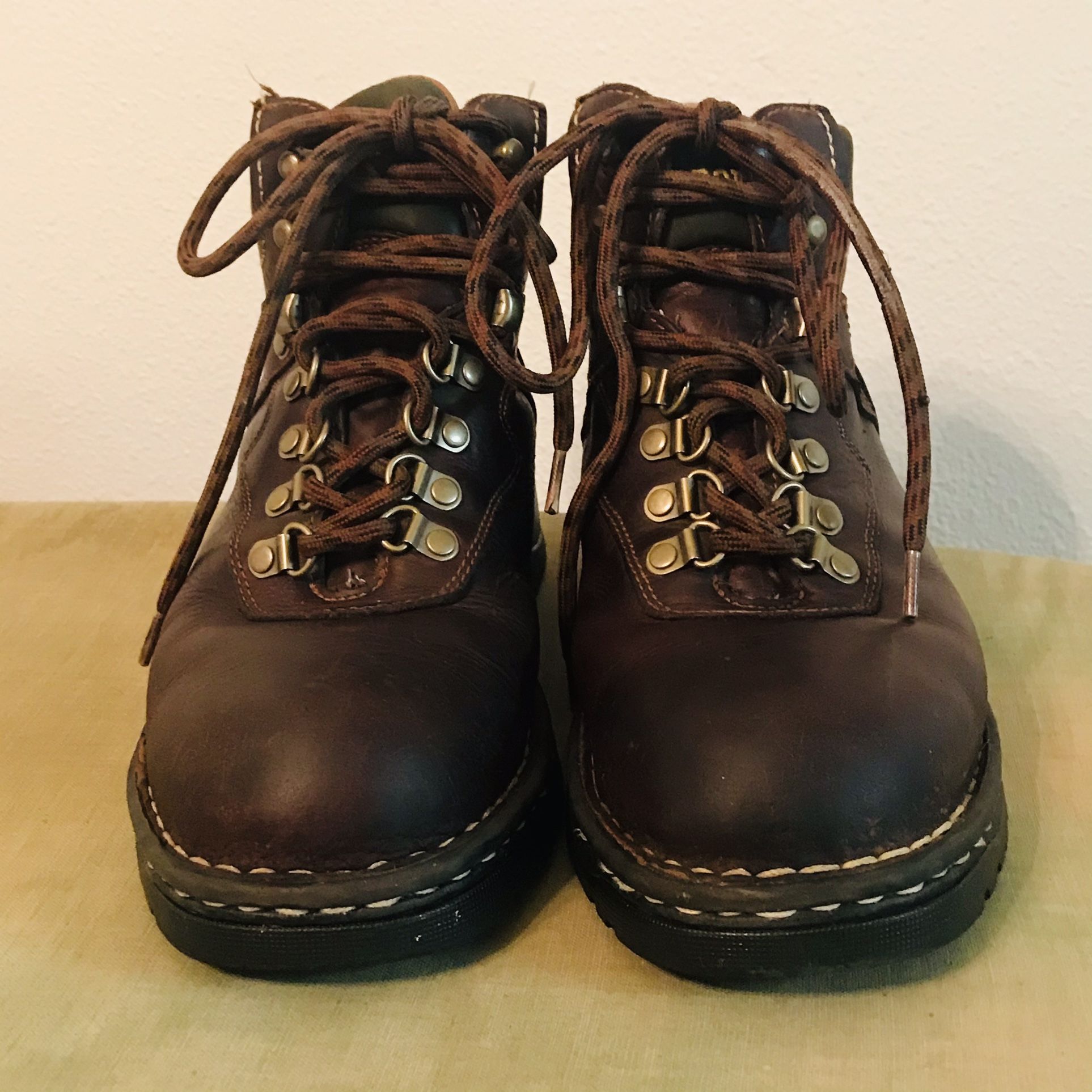 Ladies CAROLINA Steel Toe Lace-up Boots