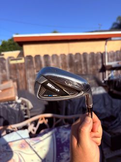 Taylormade sim 2 max pitching wedge (PW)