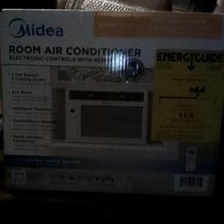 Midea Room Air Conditioner 5000BTU New