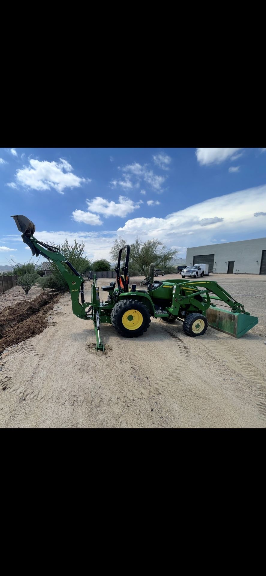 John Deere 3039r 