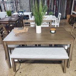 Beautiful 6 Pc Dining Set With Bench (New)