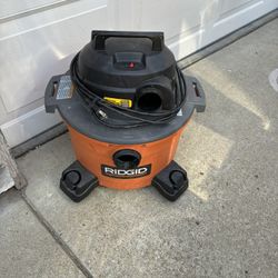 Rigid 6 Gallon Wet/Dry Shop Vac With Dry Filer And Hose