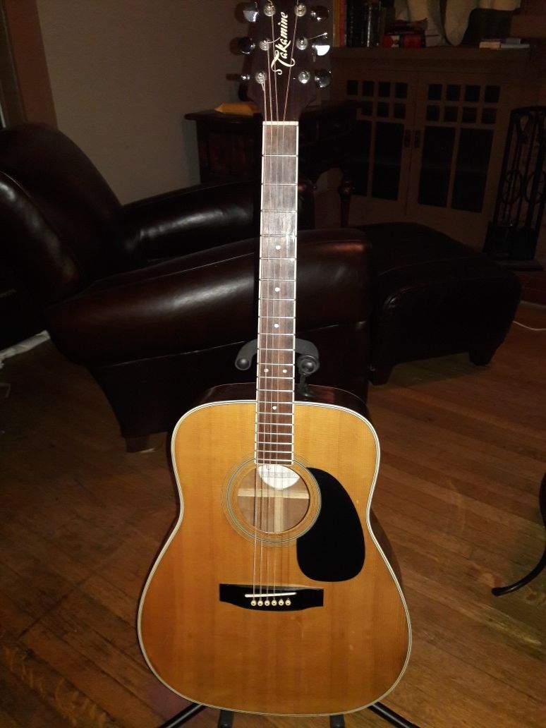 Takamine G332 Acoustic Guitar