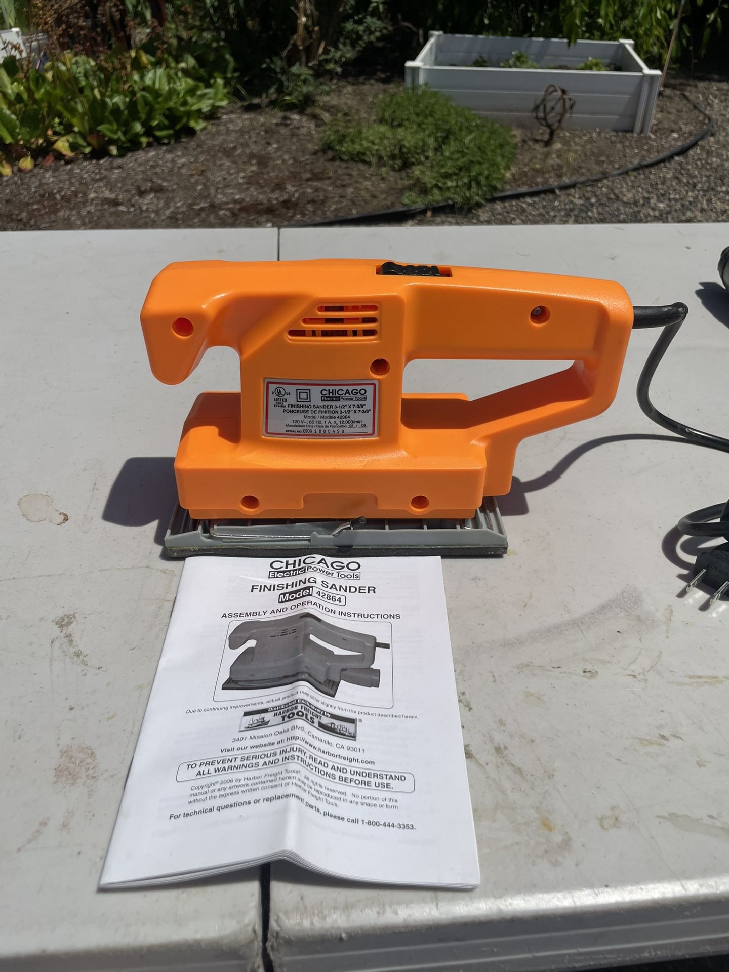 Chicago Power Tools Half-sheet Finish Sander