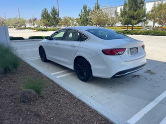 2015 Chrysler 200￼