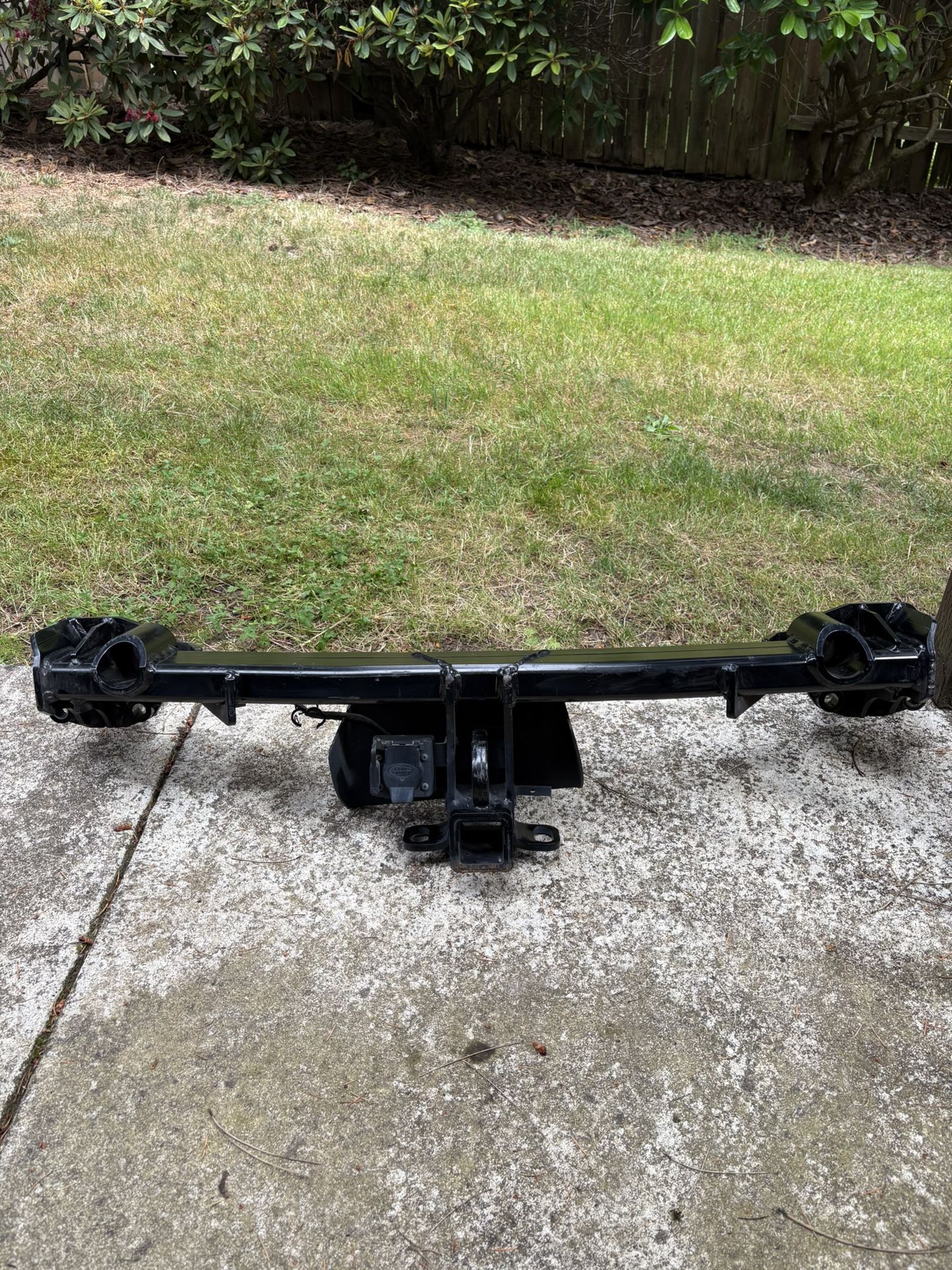 2018 Land Rover Discovery OEM Trailer Hitch