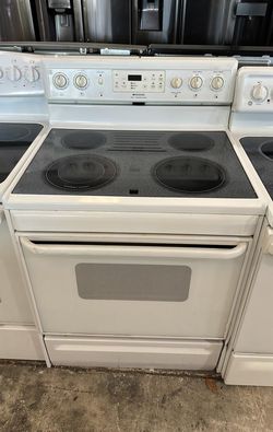Frigidaire Electric Stove White With Slide in
