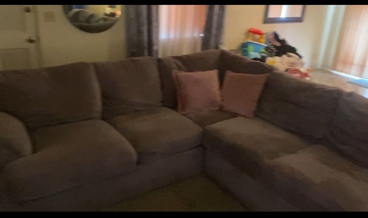 Great Sectional With Chaise Lounge