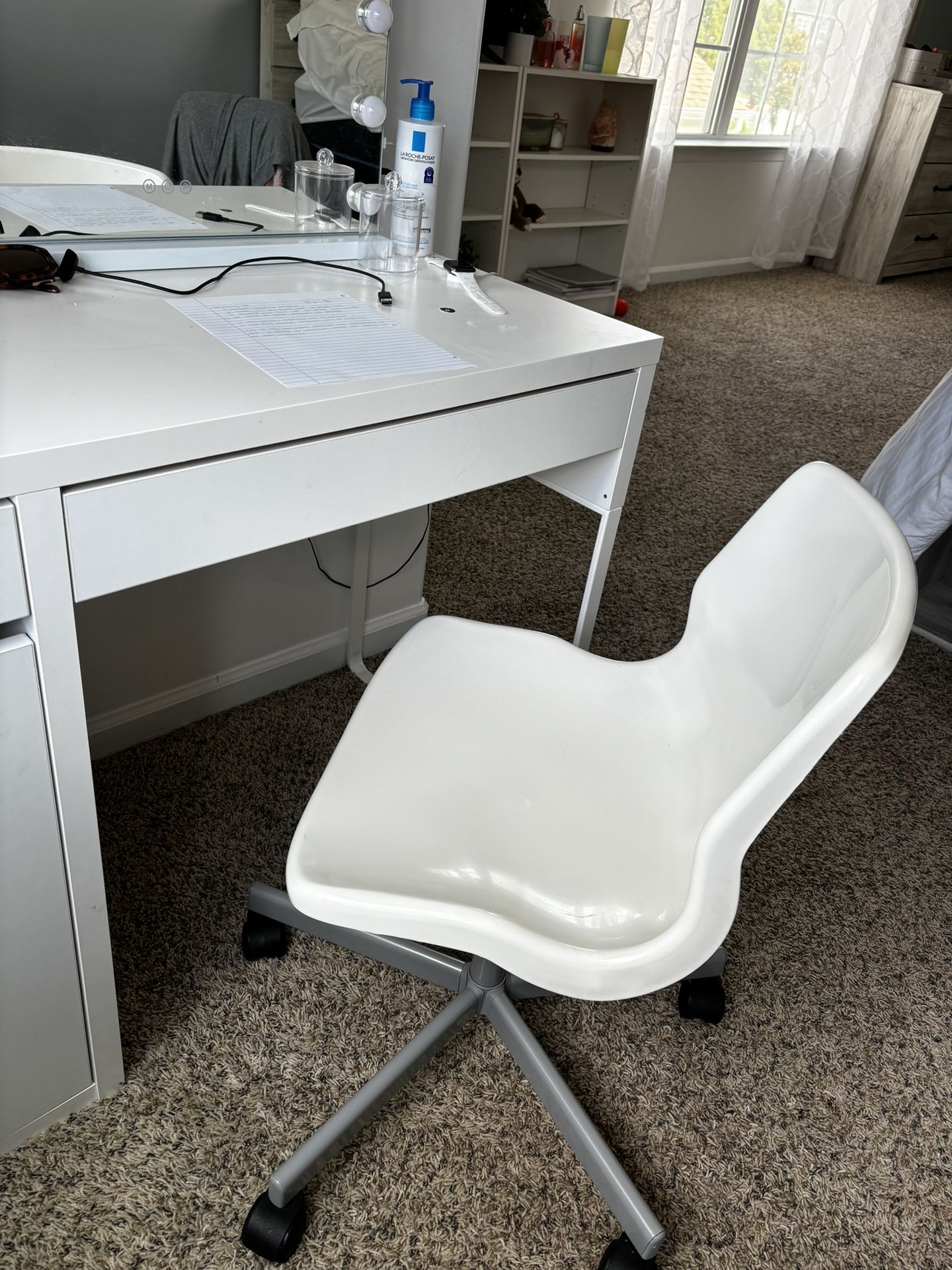 Desk Chair, White