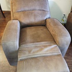 Recliner Electric New Never Used 