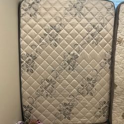 3 Beds Full & 2 Twins $50