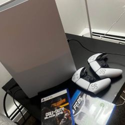 PLAYSTATION  5
