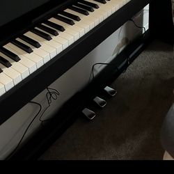 Roland F107 Digital Piano