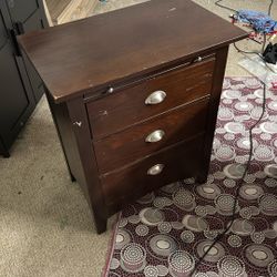 "Kincaid Solid Wood Nightstand - High Quality Furniture"