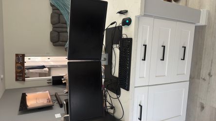 Entire computer gaming set up with dual monitors, pc, and desk all included