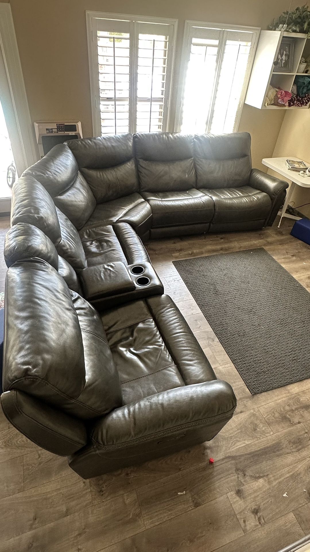 6 seat XL leather sectional couch
