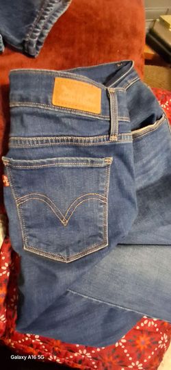 Women's Levi's 515 boot cut size 10