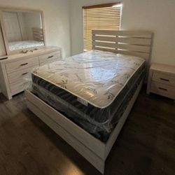 Queen Set Bedroom Set New 4 Pcs Wood Panel Bedroom $799