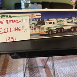 PRICE DROP 40%~HESS TRUCK. 1991.   $15.     NIB. -Toy-