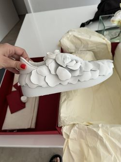 Valentino Rose Edition Sneaker