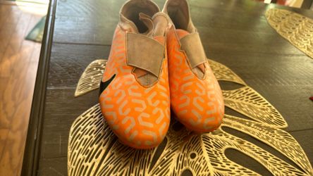 Nike cleats 3.5Y U.S. SIZE