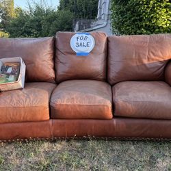 HIGH END LEATHER COUCH SOFA