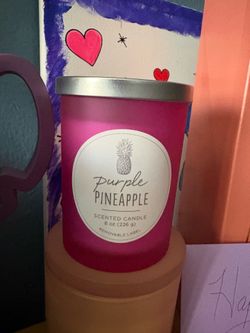 Pineapple scent candle