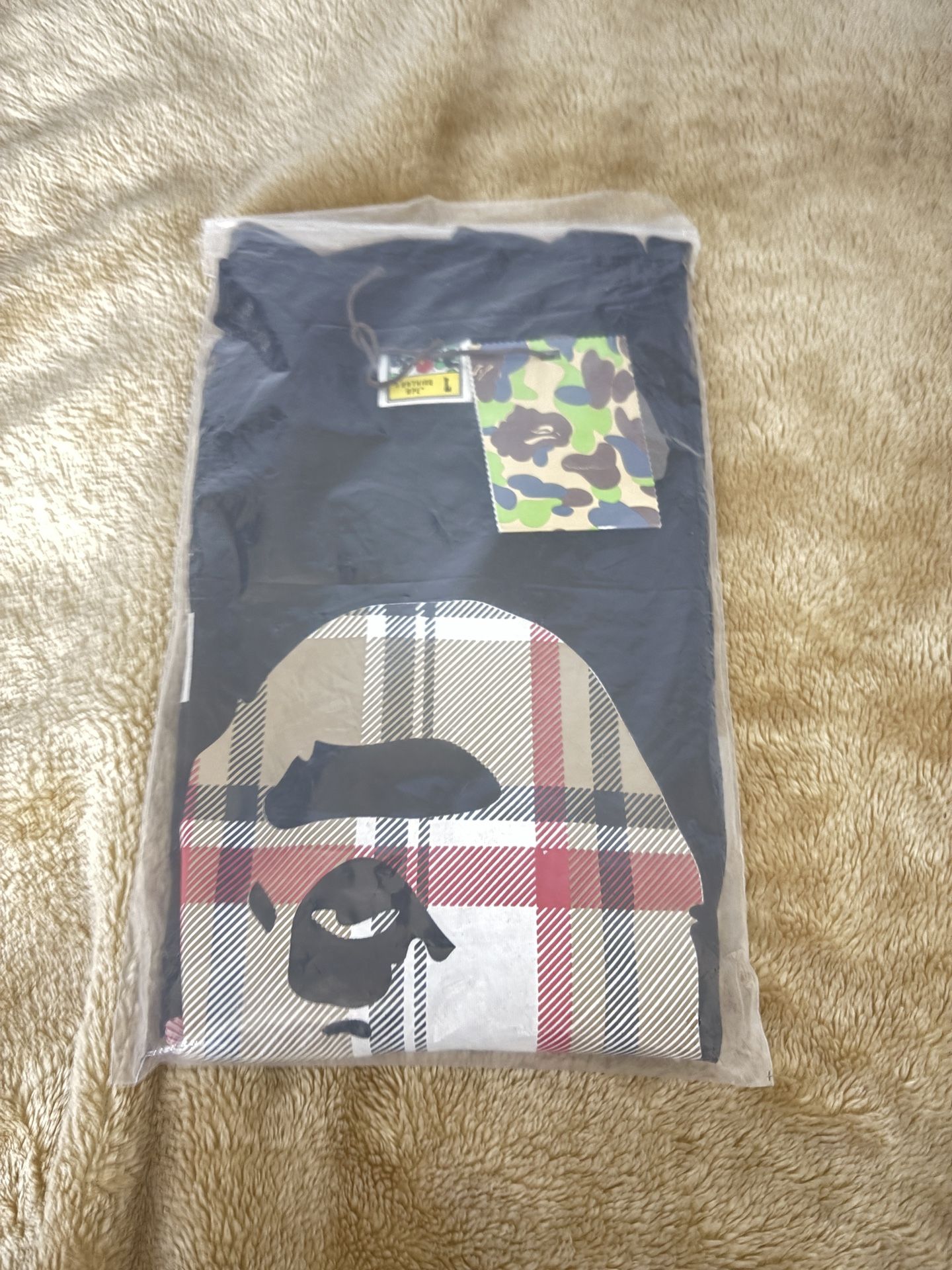 Burberry X Bape : Size L