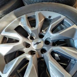 Set The Rines Para Check 275/65/R20 Buenas Condition OEM 