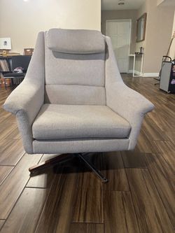 Mid-Century Modern Swivel Accent Chair