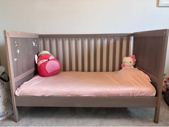 IKEA SUNDVIK Convertible Crib