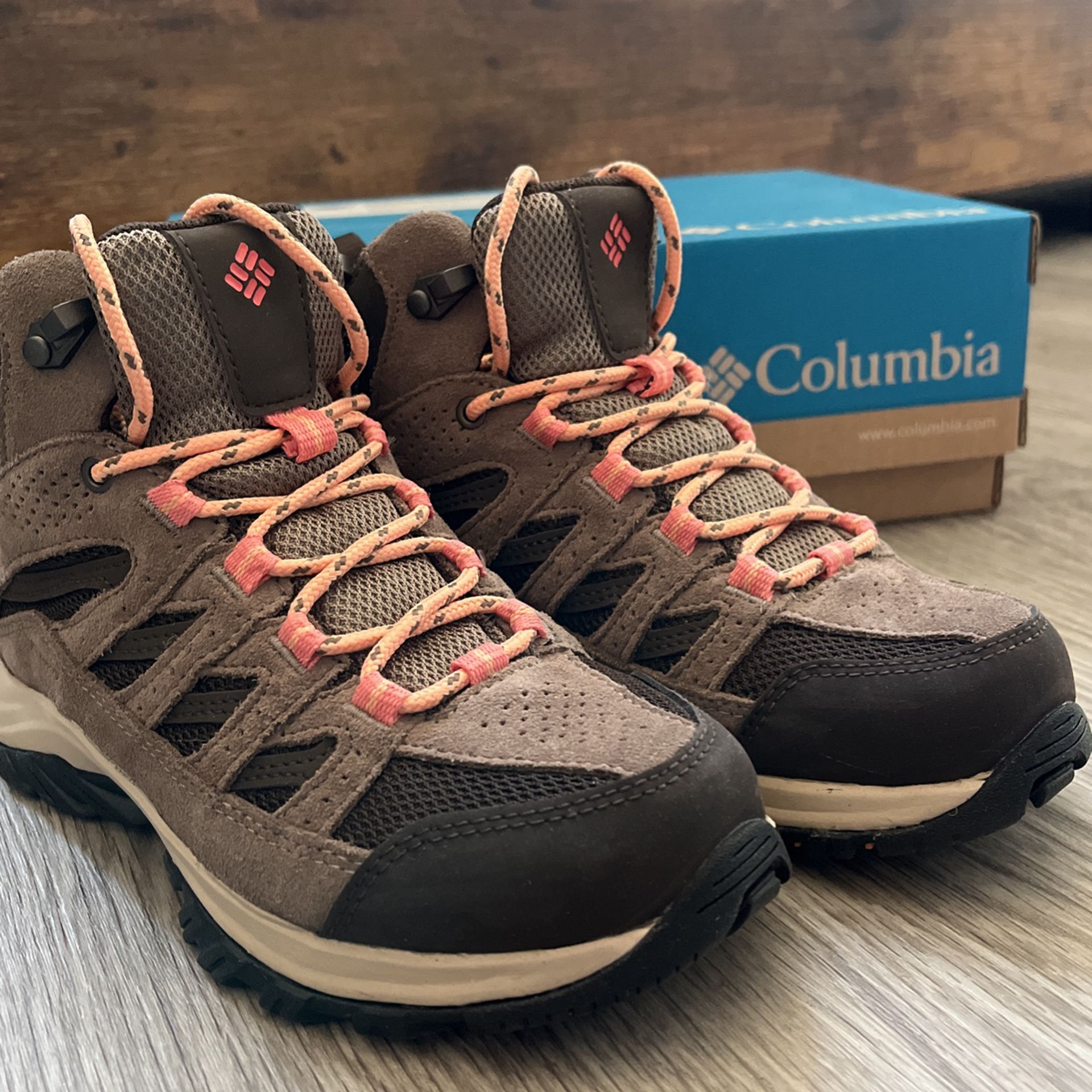 Columbia Women’s Crestwood Mid Waterproof Hiking Boots