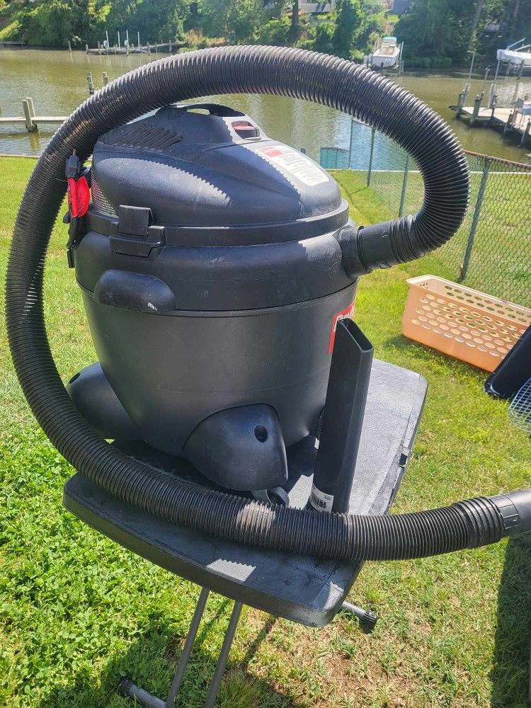 Dayton 3VE21A Wet/Dry 16 gallon high flow Vacuum -