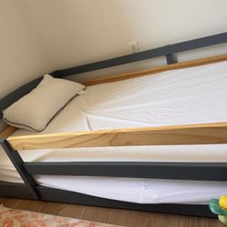 Kids/ Toddler Bed