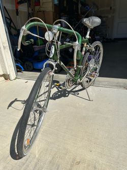 Green Vintage Schwinn Varsity Bike