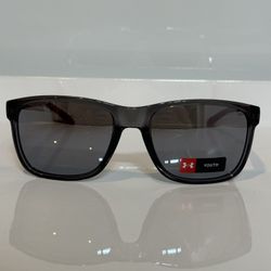 New Under Armour Hustle Jr. Transparent Jet Gray Red Temples Sunglasses