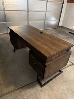 Large L-Shaped Office Desk with Drawers