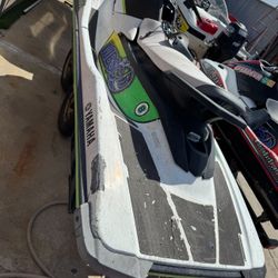 Free Yamaha Waveruuners PWC
