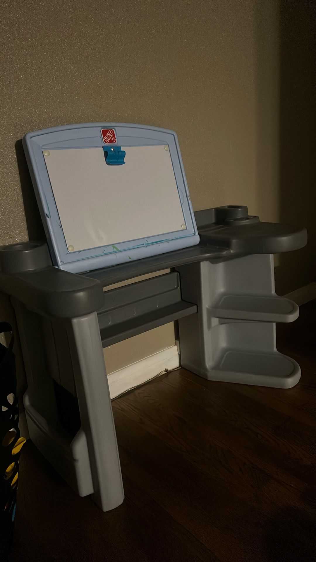 toddler desk