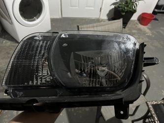 2010-2015 Camaro Headlights Read Description