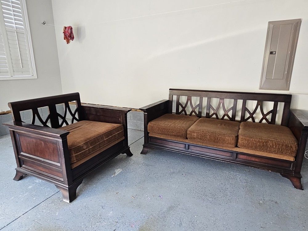 Sturdy Wood Sofa Set