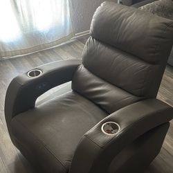 Recliner Electric, Phone Charging Capabilities