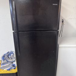 Frigidaire Refrigerator 
