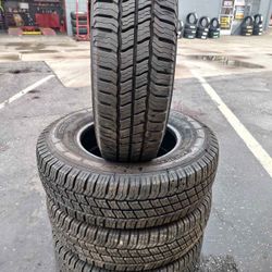 225 75 16 Michelin Tires with 80% of useful life all 4 Seth de Llantas Con 80% de vida las 4