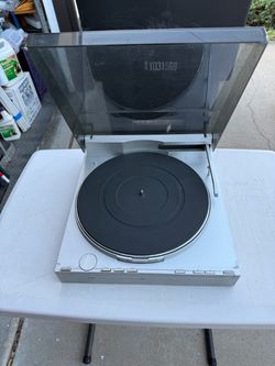 Vintage JVC L-E5 fully automatic direct drive linear turntable