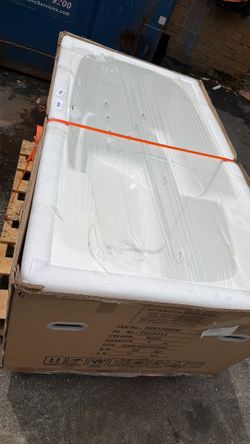 Universal Tubs The Universal Jetted Tub 60 in. x 32 in. Rectangular Whirlpool Bathtub with Reversible Drain and Overflow in White