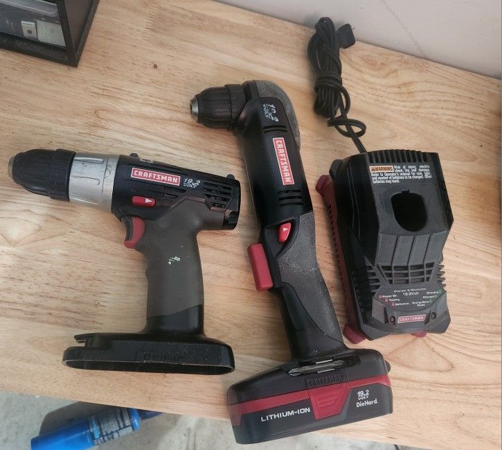 Craftsman 19.2v Drill Driver Set